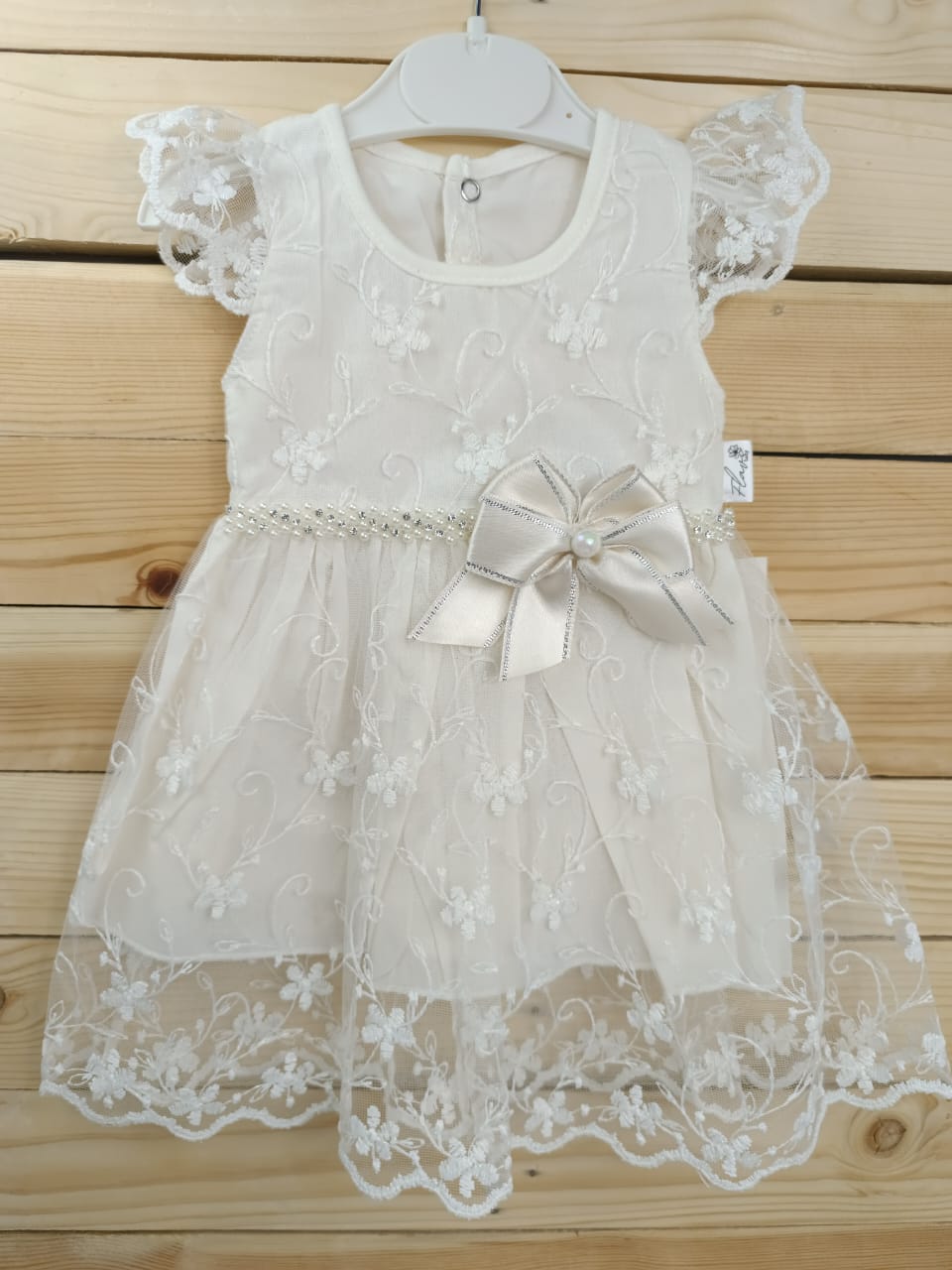Δαντελένιο φόρεμα με μπεζ φιόγκο (6-18 μηνών)